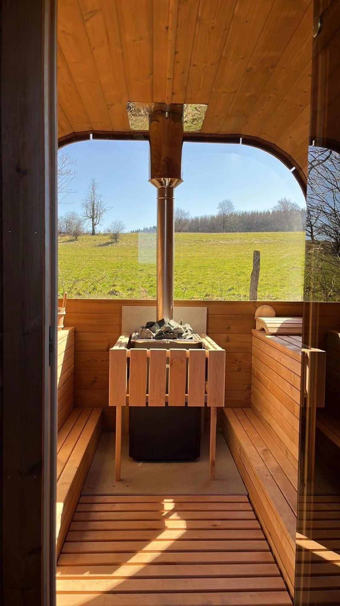 "Un Matin Au Jardin" Bed & Breakfast Francorchamps Exterior photo